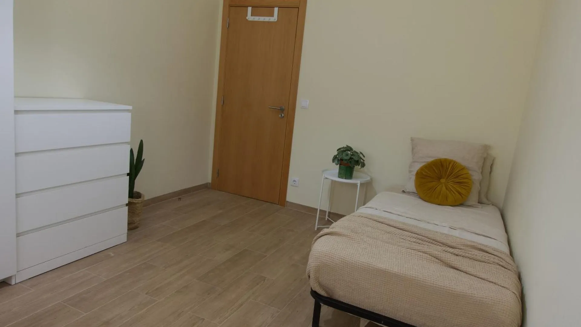 Lisbon Key Hub - Rooms 1-5 0*,  البرتغال
